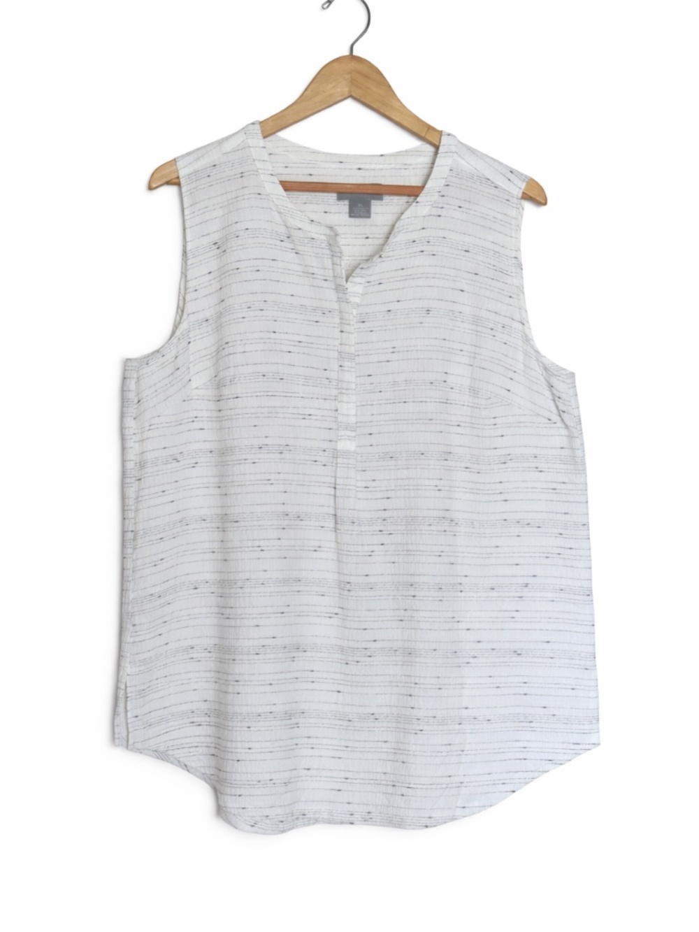 Liz Claiborne Women’s Top – Size XL – Excellent Used Condition